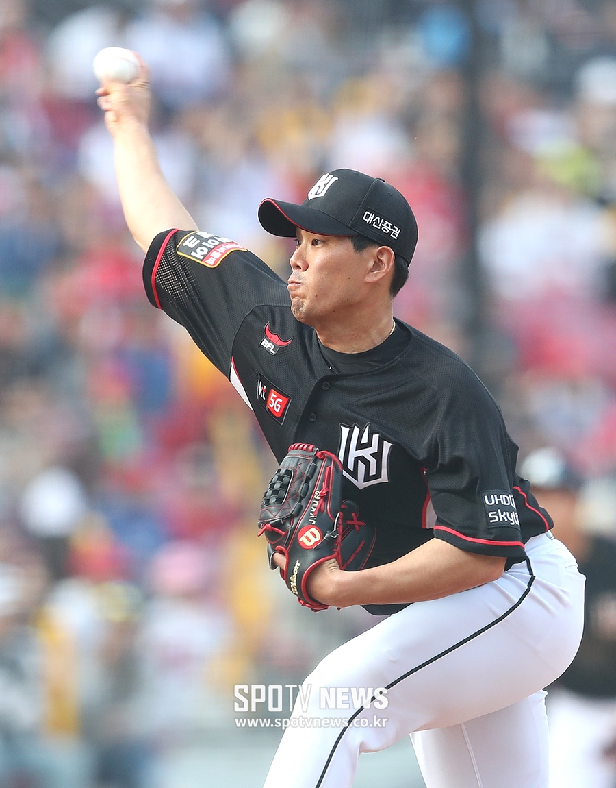 [포토S] 역투하는 kt 김재윤