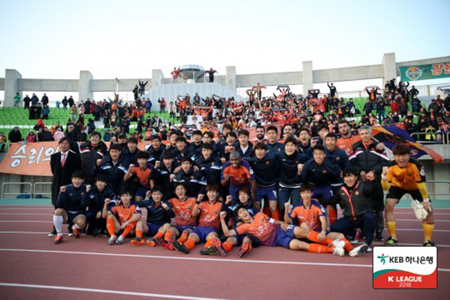 '춘천 흥행+연승 행진' 강원FC, "축구전용구장 필요해"