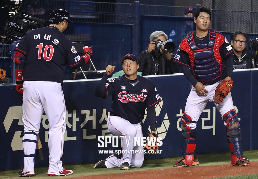 [포토S] 한동희, '내가 잡았어'
