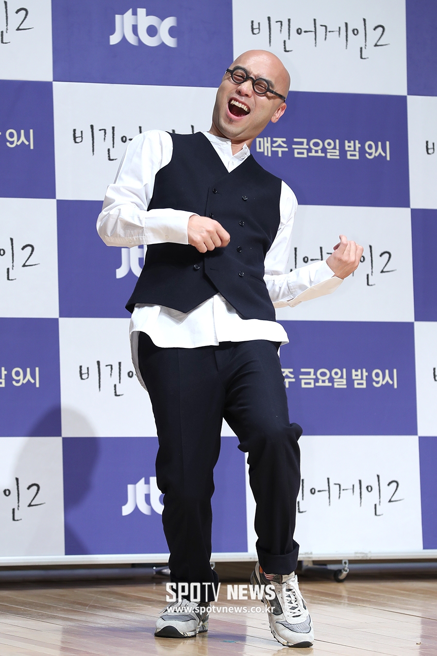 [포토S] 하림, 격정적인 마임 기타 연주