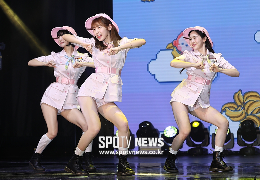 [포토S] 오마이걸 반하나, 유닛으로 출격!