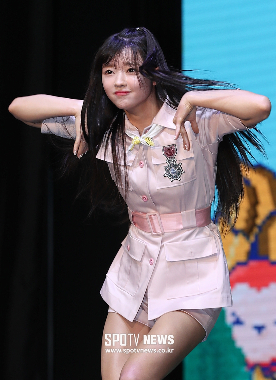 [포토S] 오마이걸 유아, '아리아나 그란데~'