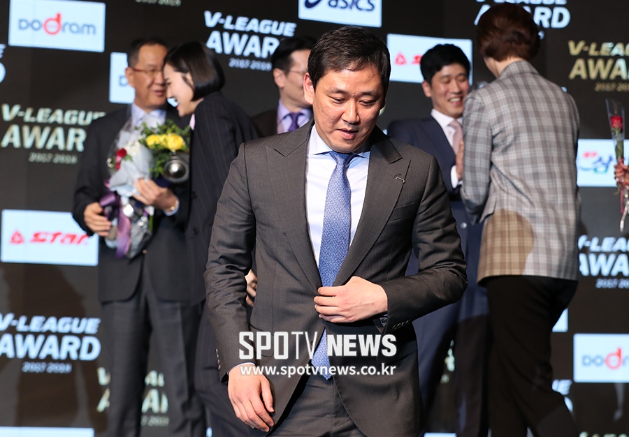 [포토S] 최태웅 감독, 아름다운 2등