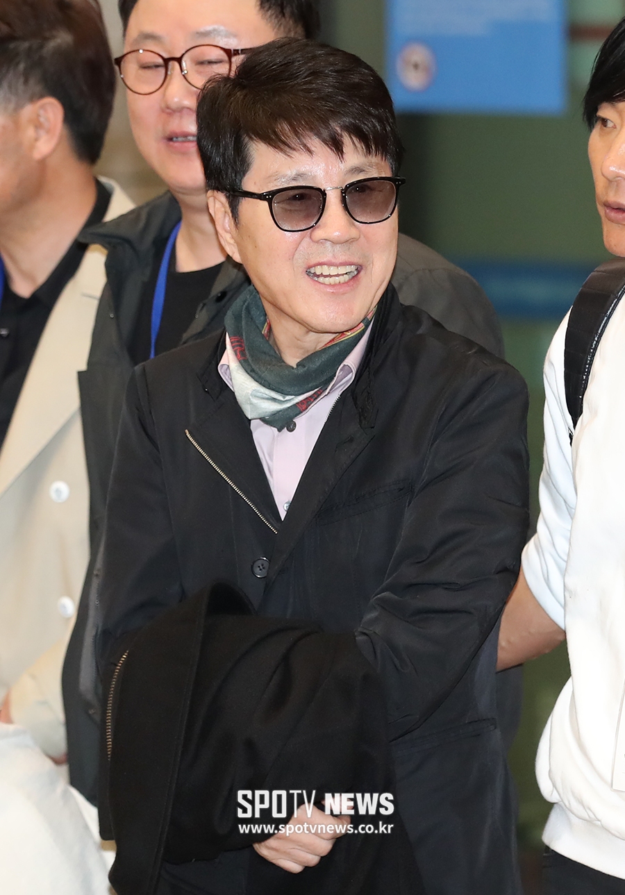 [포토S] 조용필, '평화의 공연 마치고 돌아왔어요'