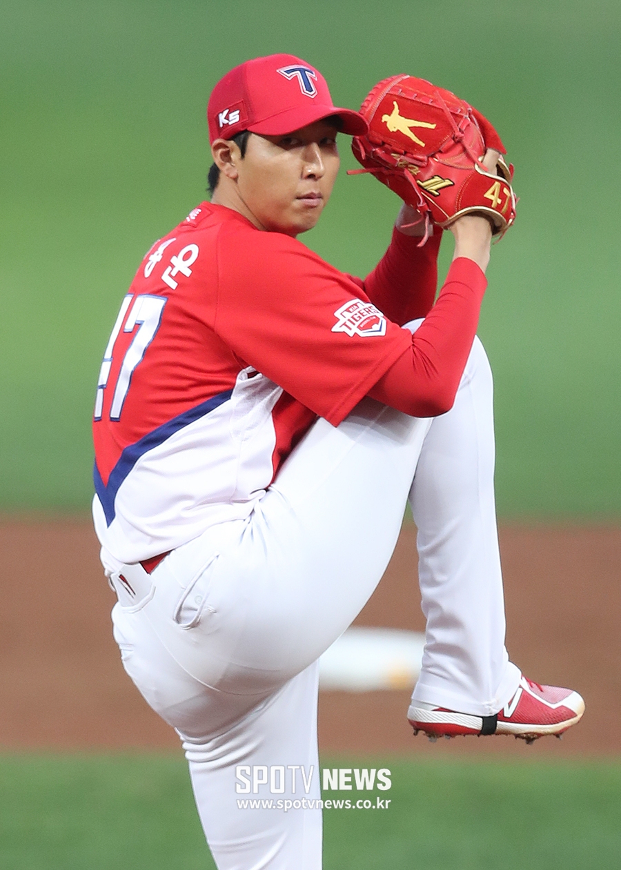 [포토S] KIA 선발 정용운, 힘찬 와인드업