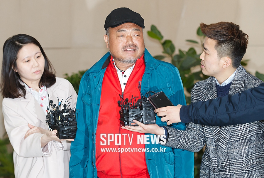 [포토S] 김흥국, "상대의 거짓 입증할 증거물 제시하겠다"