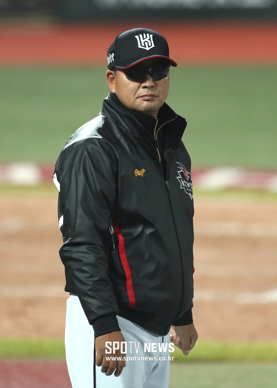 [포토S] 대승 거둔 kt 김진욱 감독