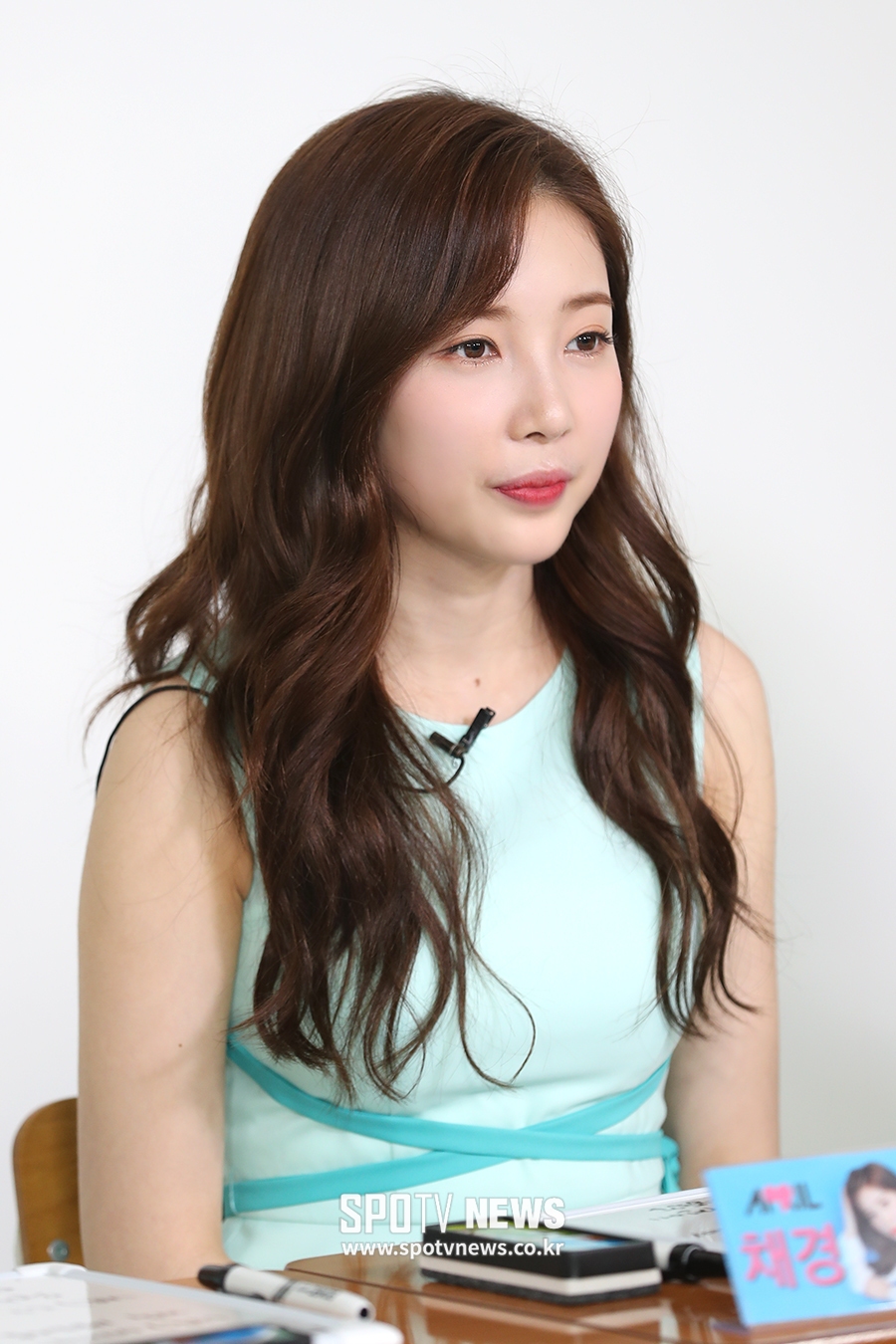 [포토S] 에이프릴 채경, 청순한 긴 웨이브 머리