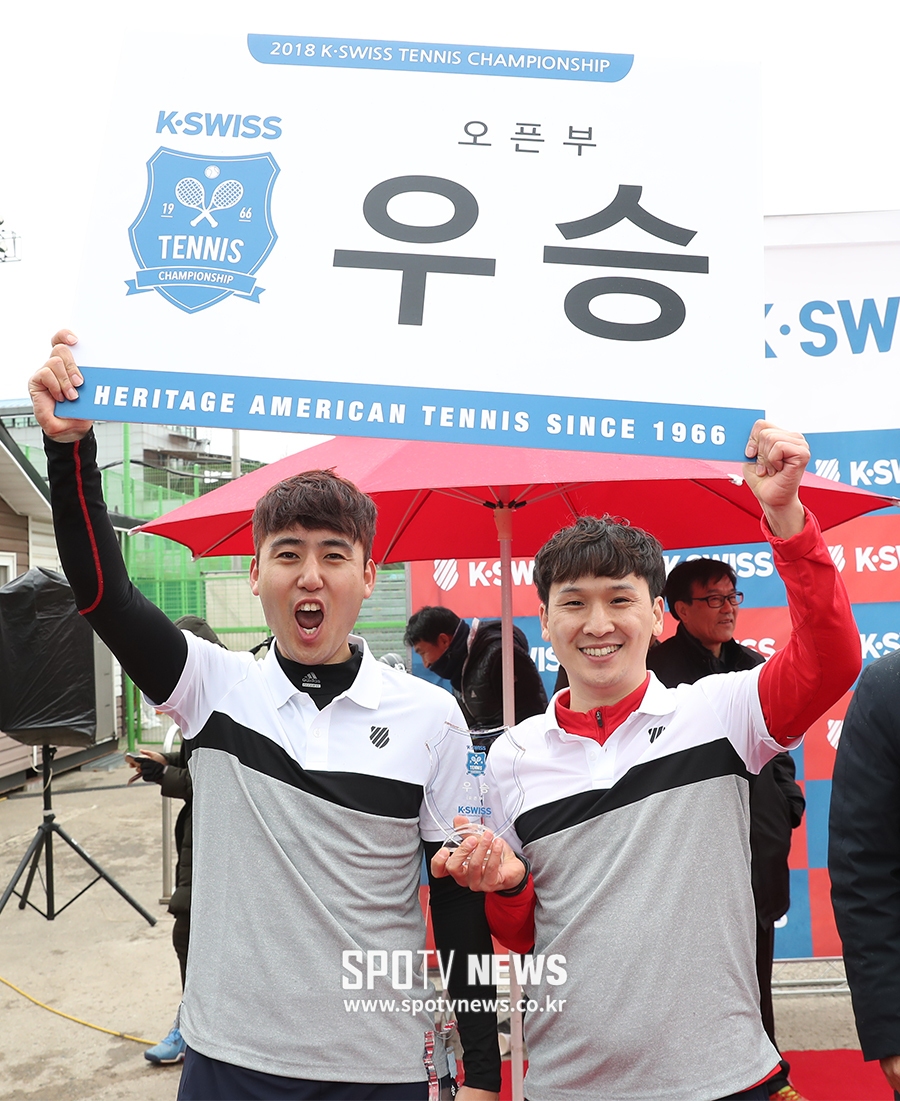 [포토S] 우승에 기뻐하는 남자 오픈부 이호진-이길재 조