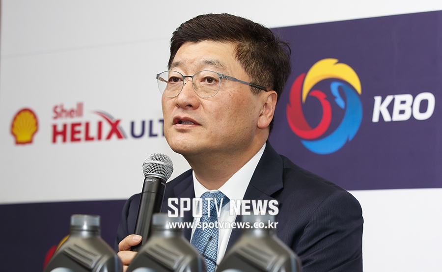 [포토S] 인사하는 강진원 대표이사