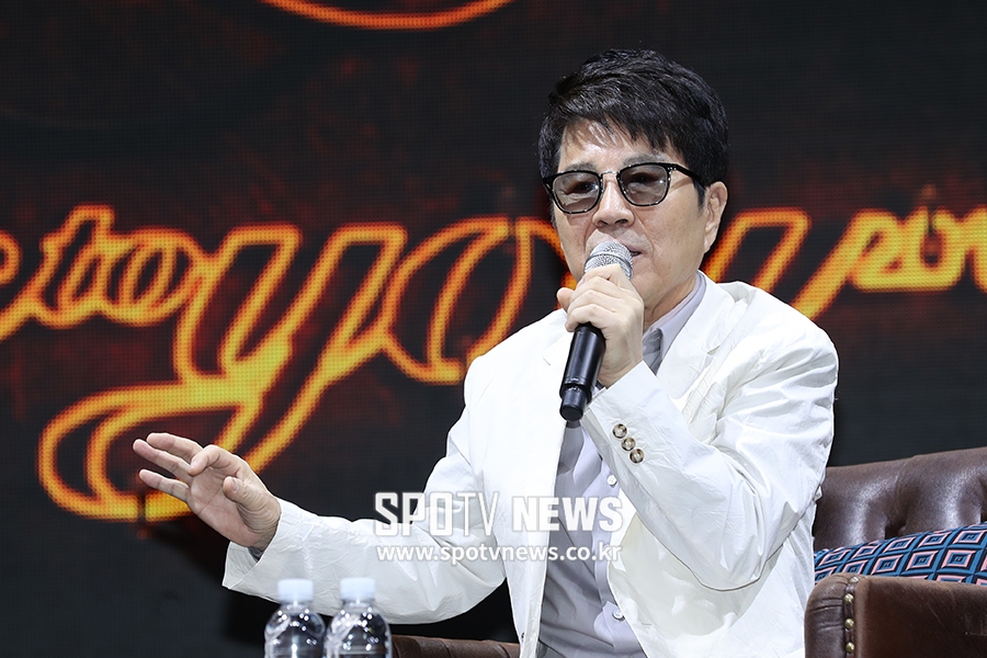 [포토S] 조용필, "빅뱅·엑소·방탄 음악과 공연, 즐겨 보고 듣는다"