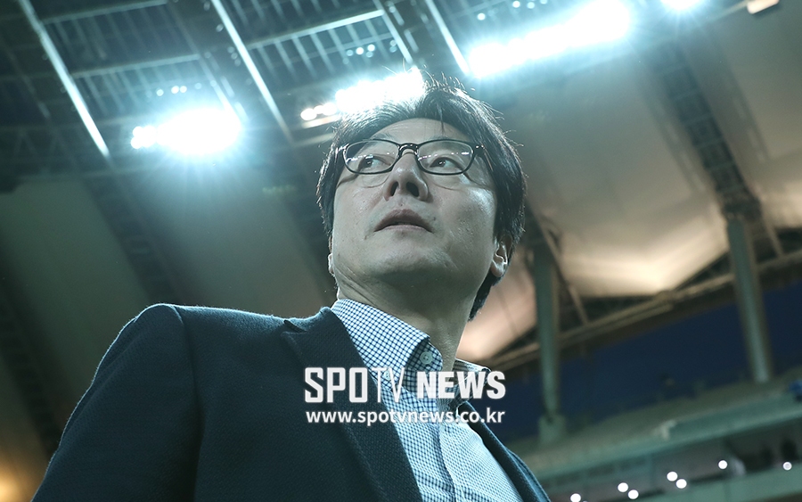 [포토S] 황선홍 감독, '오늘은 기필코'