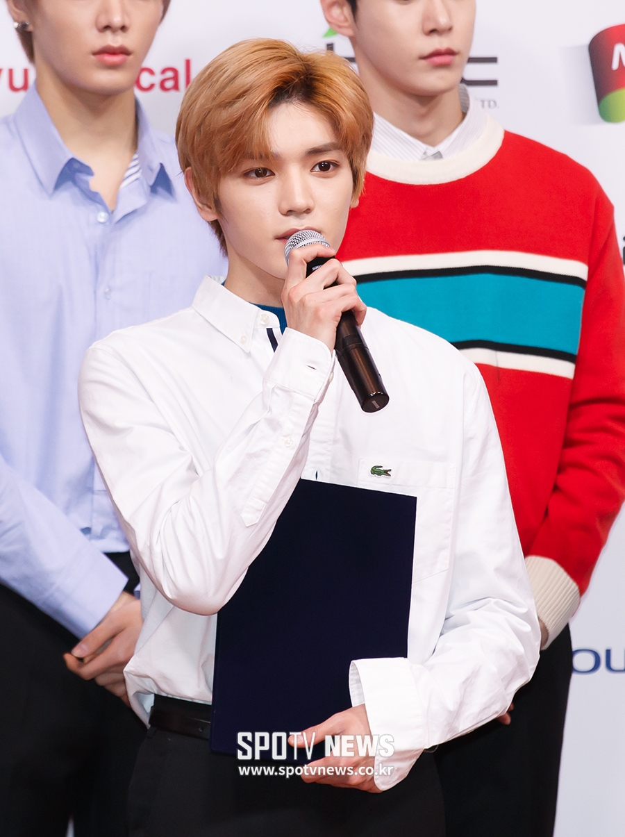 [포토S] NCT 127 태용, 인사하는 한류 미소년