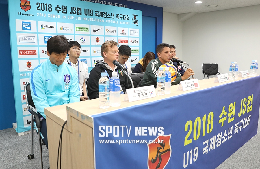 [포토S] '수원 JS컵 U-19 국제청소년축구대회 기자회견'
