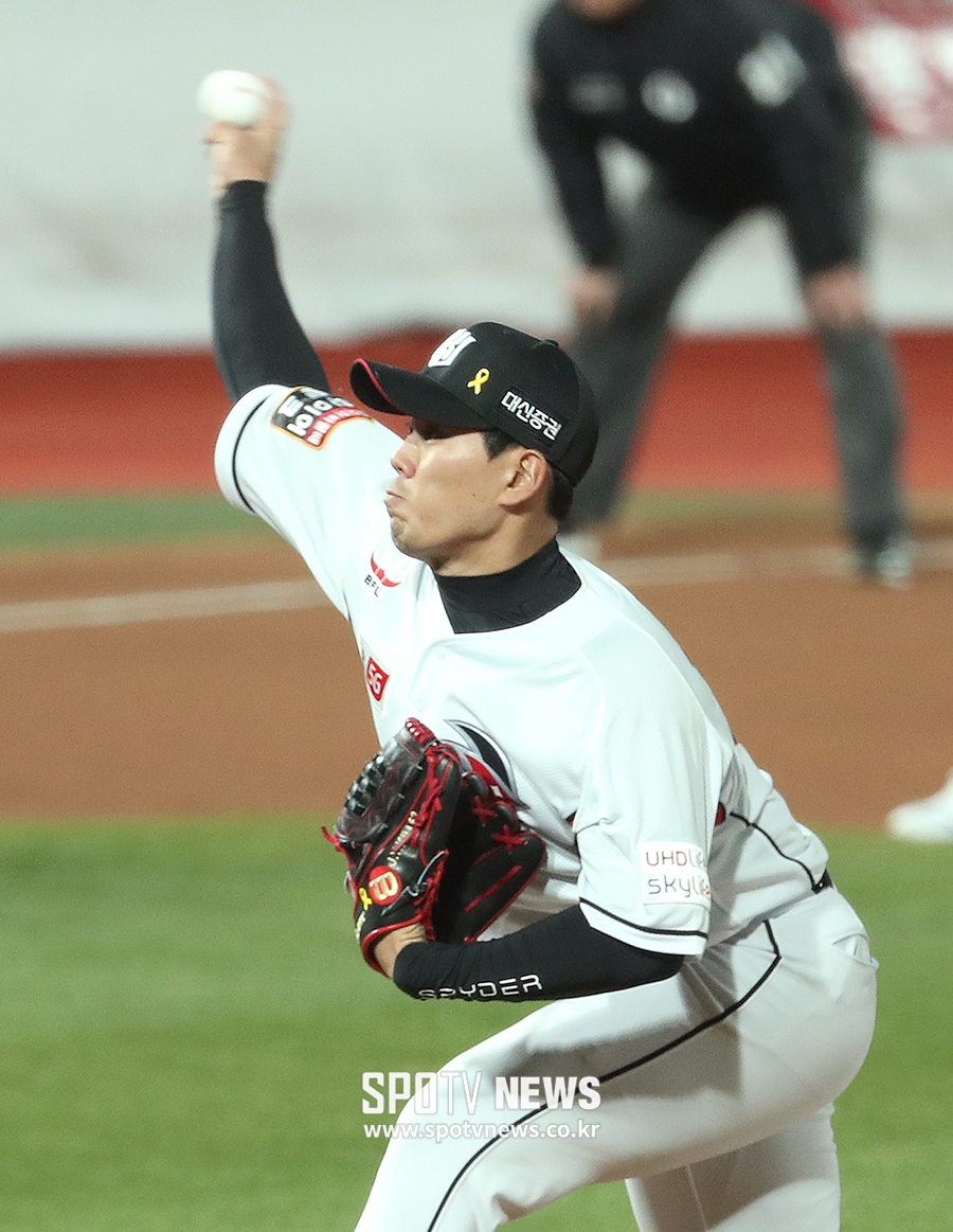 [포토S] 역투하는 kt 김재윤