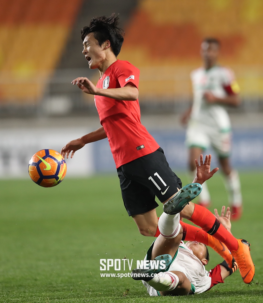 [포토S] 엄원상, 육탄 저지
