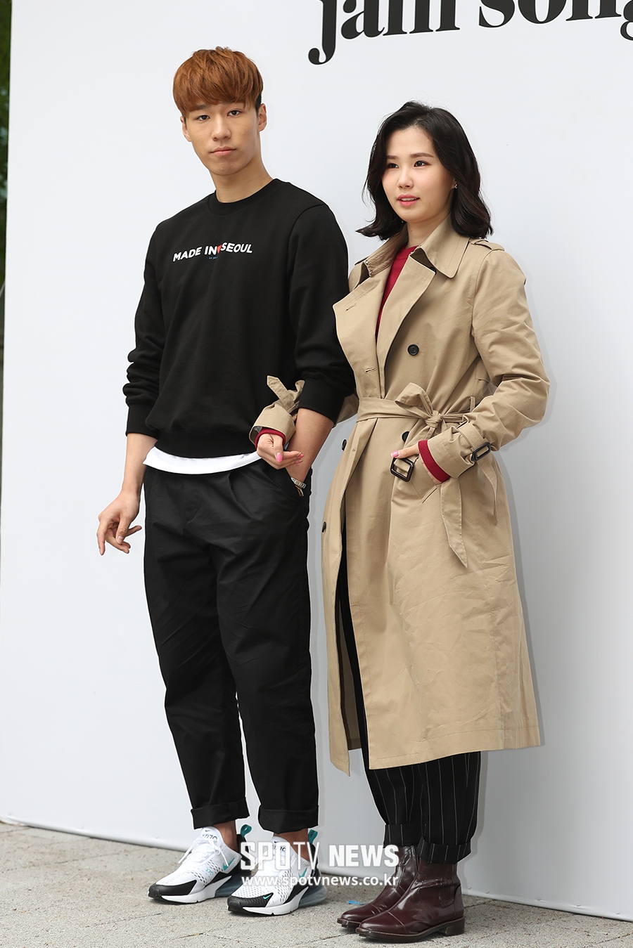 [포토S] 황대헌-김예진, 빙상 영웅들의 성수동 나들이!