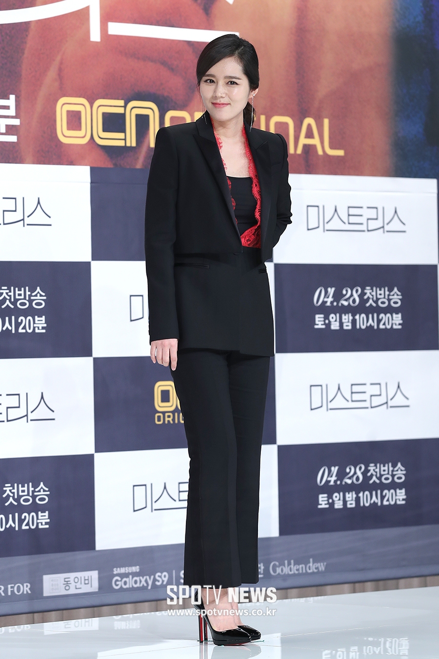 [포토S] 한가인, 단아한 블랙 슈트