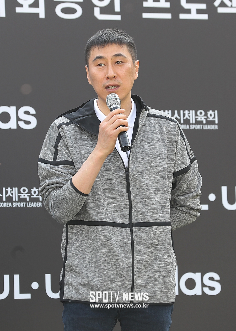 [포토S] 사회공헌 행사 참석한 이상민 감독