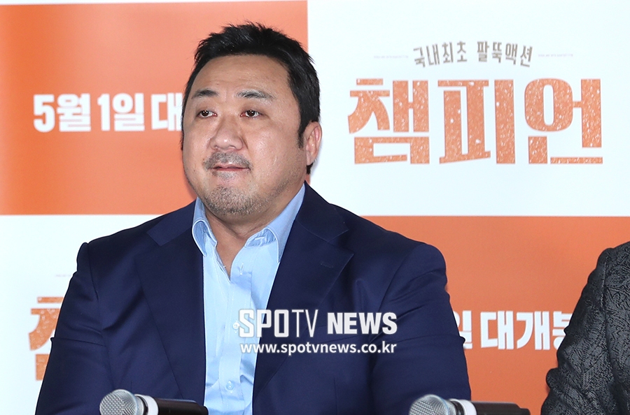 [포토S] 챔피언, 국내 최초 팔뚝 액션 도전