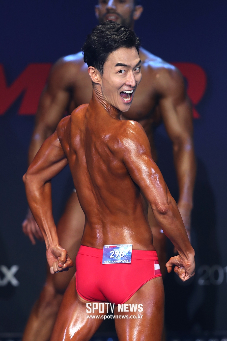 [포토S] 개그맨 김인석, 머슬마니아 대회 출전