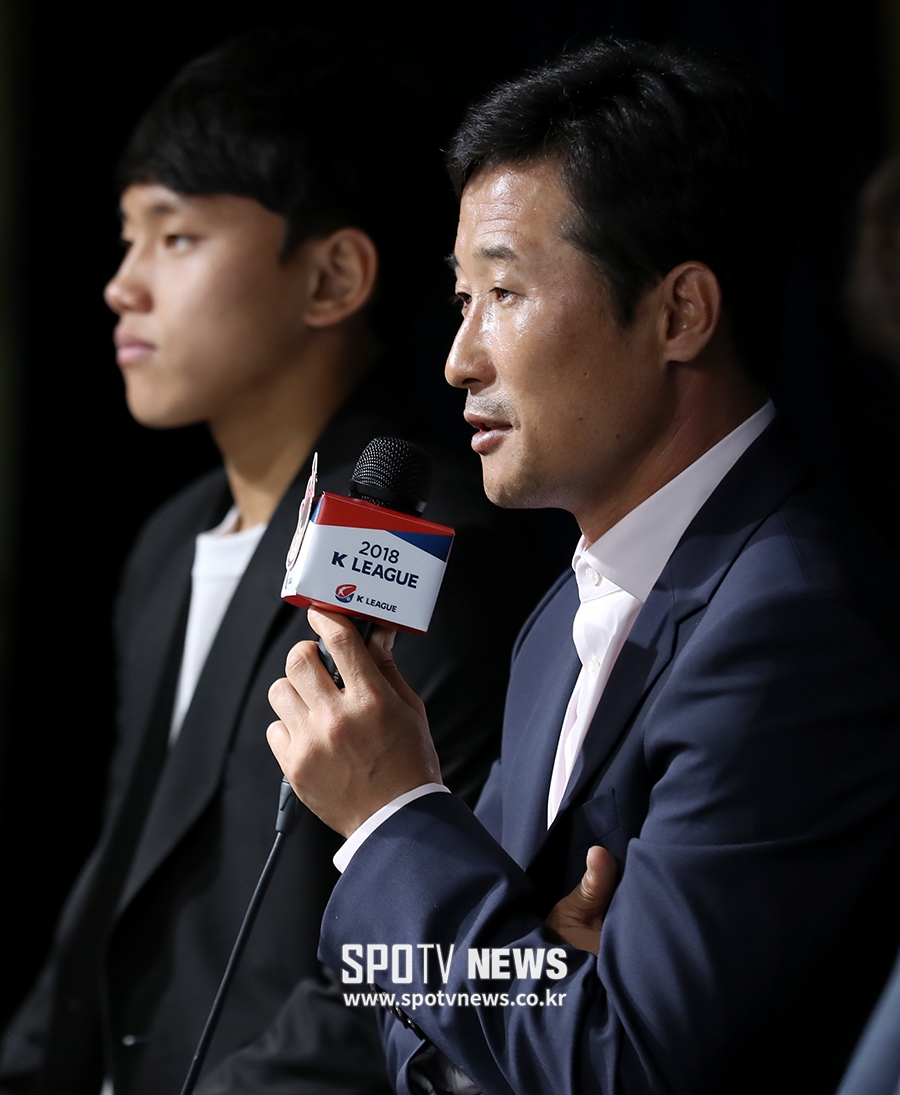 [포토S] 이을용 대행, '어린이날 '슈퍼매치' 기대하세요'
