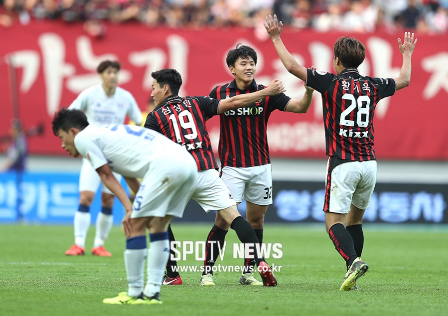 [포토S] FC 서울, 두 번째 슈퍼매치서 2-1승