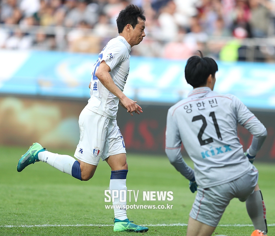 [포토S] 페널티킥 성공시키는 염기훈