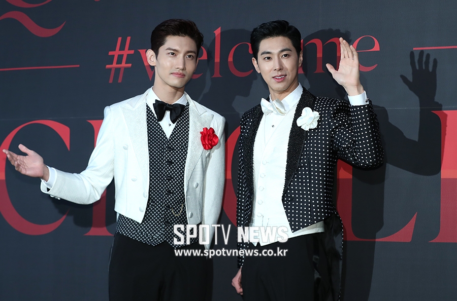 [포토S] 동방신기, 흑백 턱시도로 더 젠틀하게
