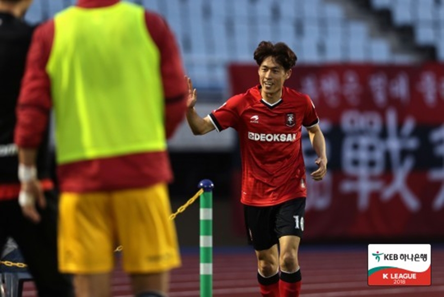 [SPO 현장 리뷰] 치열한 난타전에 들끓다…부천, 광주에 1-0 승리