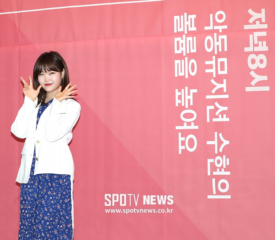 [포토S] '악동뮤지션 수현의 볼륨을 높여요'