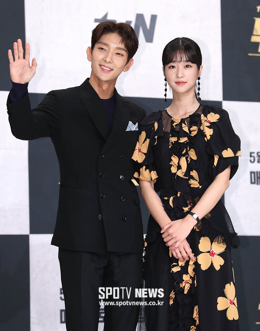 [포토S] 이준기-서예지, 무법 변호사 커플