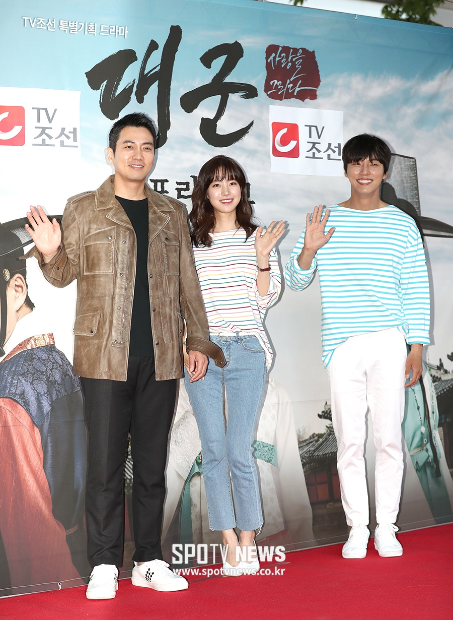 [포토S] 주상욱-진세연-윤시윤, '프리허그 해드려요!'