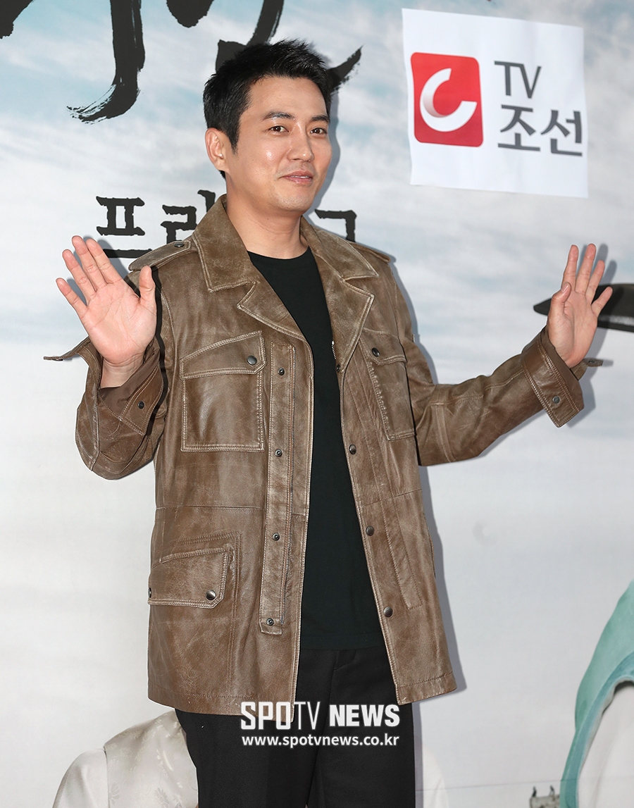 [포토S] 주상욱, 진양대군의 프리허그 나들이