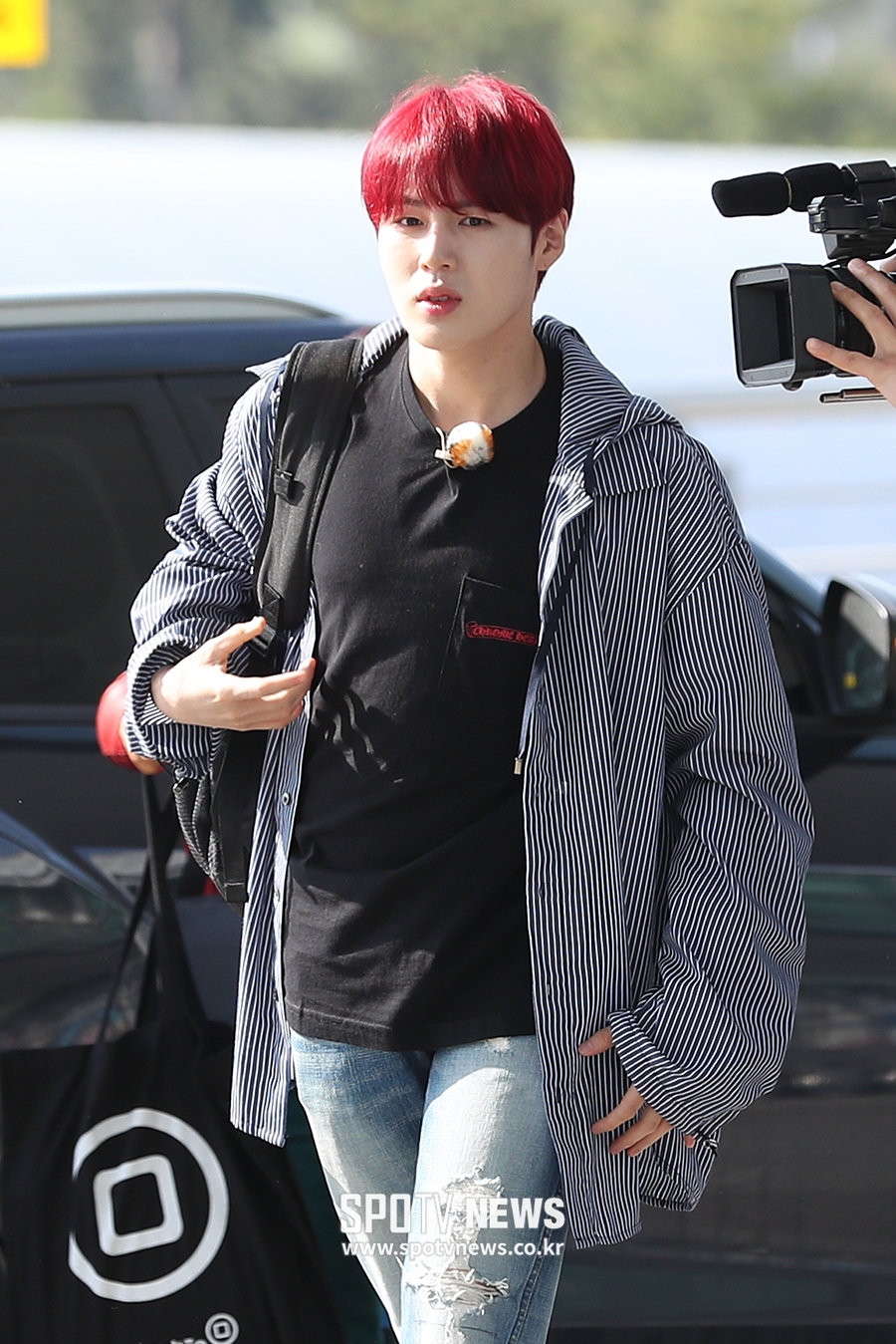 [포토S] 하성운, 눈에 띄는 빨간 머리