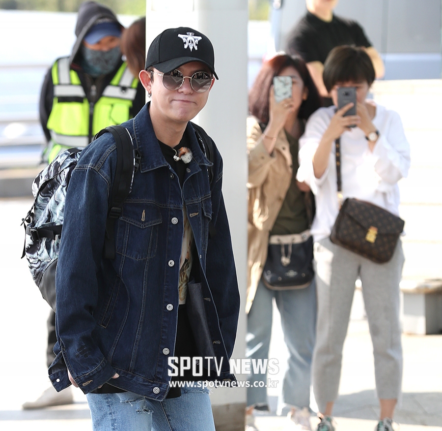 [포토S] 토니안, 팬들의 관심을 받으며 출국