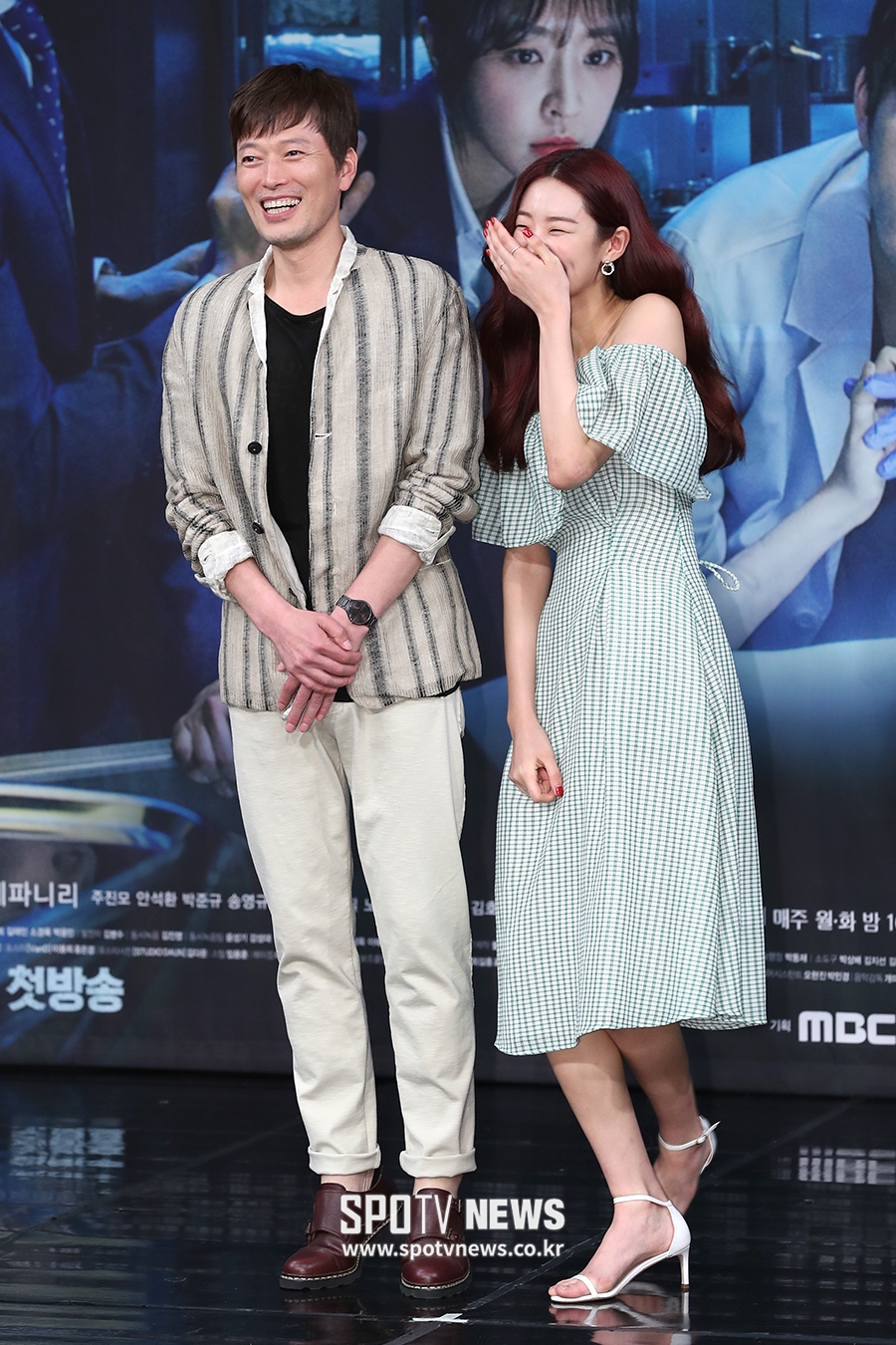 [포토S] 까치발 든 정재영, '스테파니 키가 너무 커~'