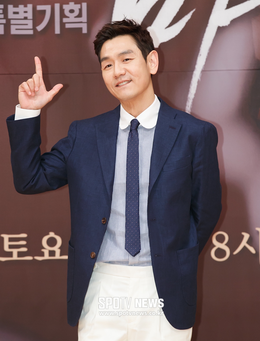 [포토S] 김태우, 경찰서장의 포스