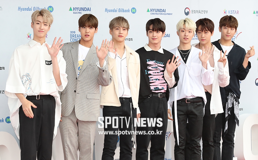 [포토S] 포토월 오른 마이틴