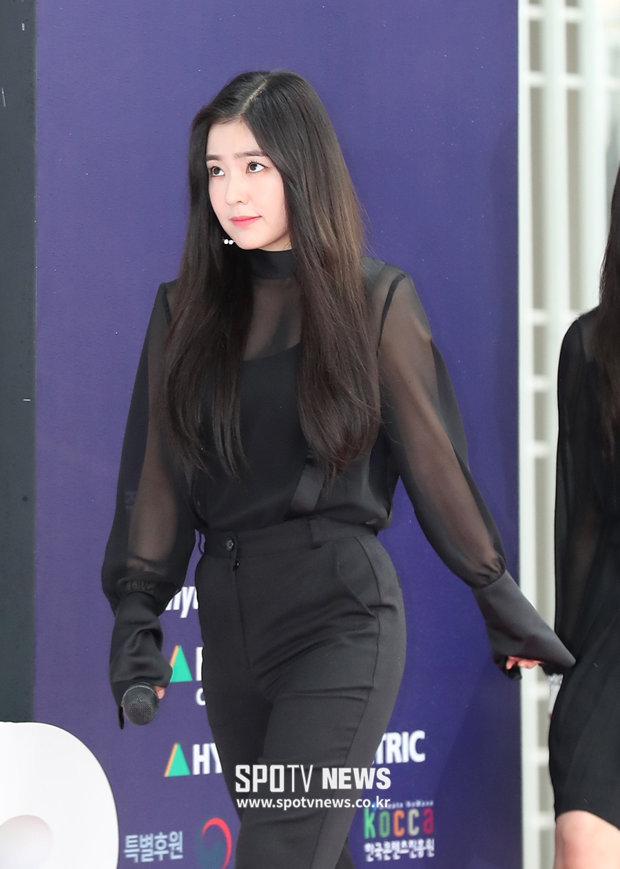 [포토S] 포토월 입장하는 레드벨벳 아이린
