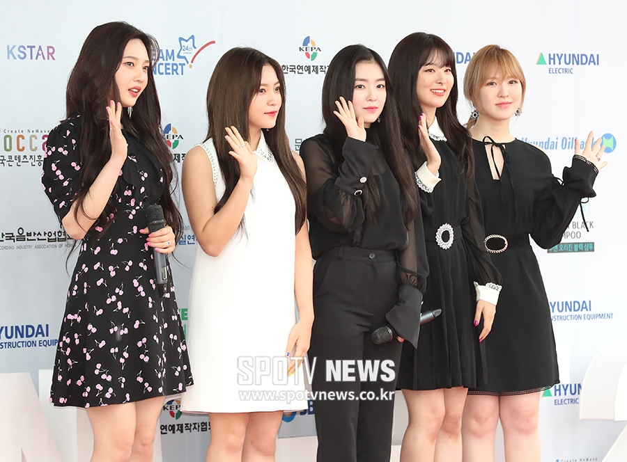 [포토S] 포토월 빛내는 레드벨벳