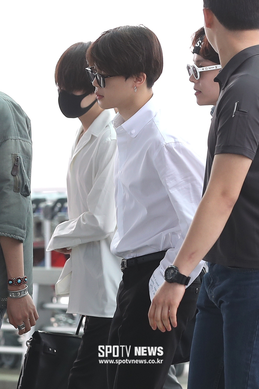 [포토S] 방탄소년단 지민, 살해 협박 속 출국