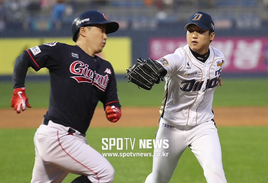 [포토S] 태그하는 NC 구창모