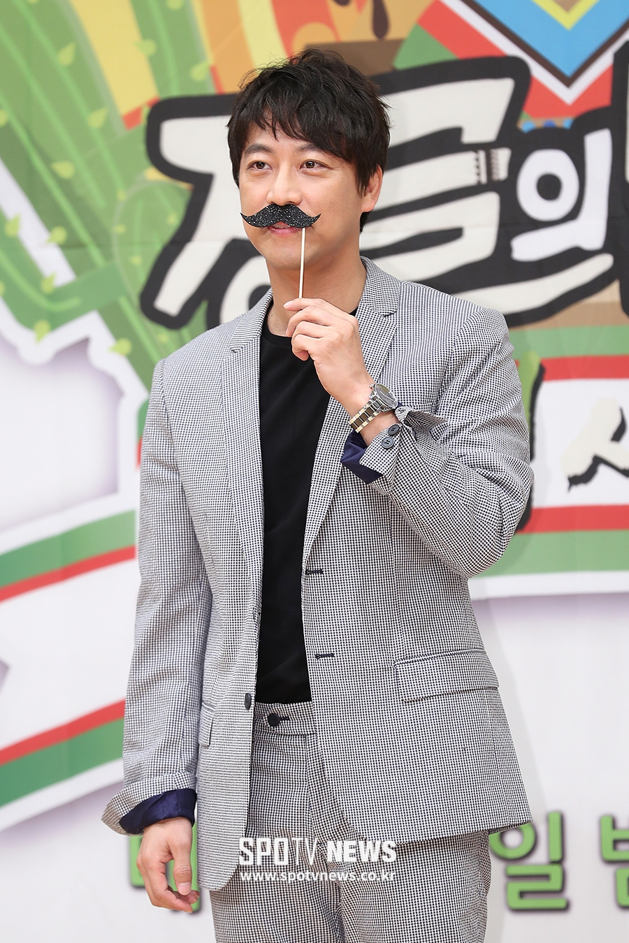 [포토S] 오만석, 콧수염 짠