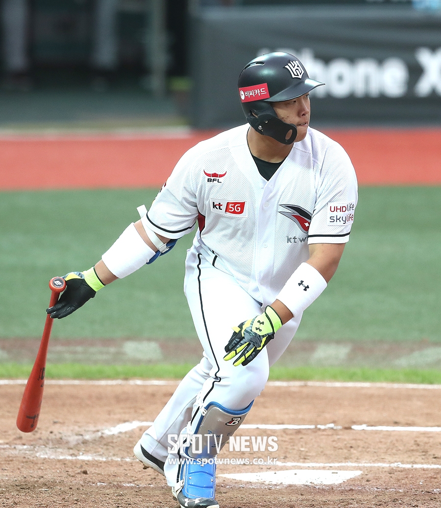 [포토S] 강백호, 끈질긴 11구 승부 끝 안타!