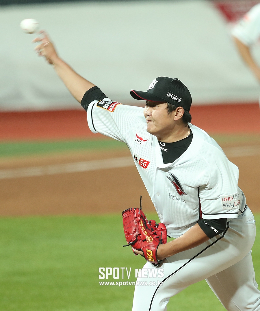 [포토S] 류희운, '리드 지키고 승리 간다'