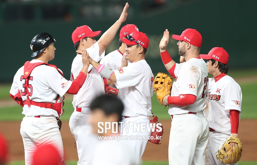 [포토S] SK, 한화 꺾고 2위 유지!