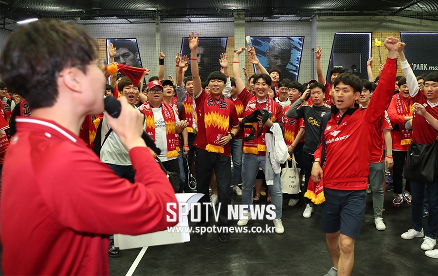 [포토S] 봉황당배 UCL 결승 리버풀 응원전, '정답!'