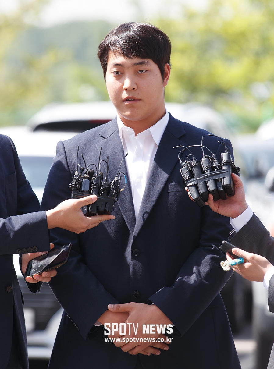 [포토S] 성폭행 혐의, 포토라인에 선 조상우