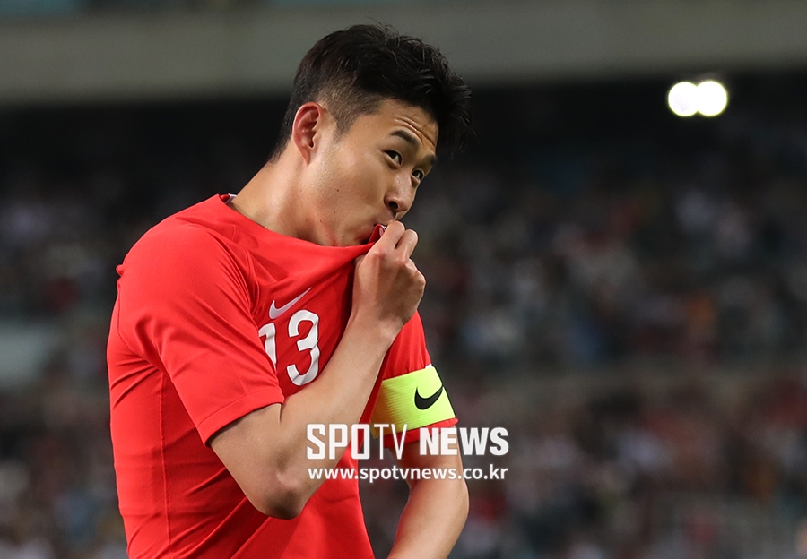 [포토S] 득점 손흥민, 자랑스런 국가대표